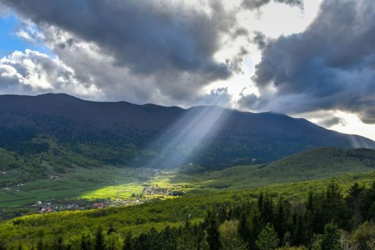 One of the largest mountain settlements in Croatia has completely won us over: it’s a place where exceptional cheese is made, and people live in harmony with nature. One of the largest mountain settlements in Croatia has completely won us over: it’s a place where exceptional cheese is made, and people live in harmony with nature.